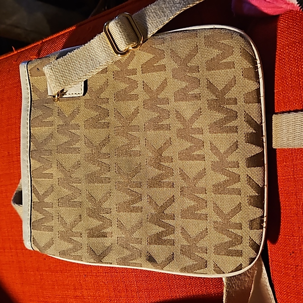 MK BAG - Picture 2 of 3